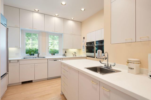 3715 Thomas Avenue S, Minneapolis, MN 55410
