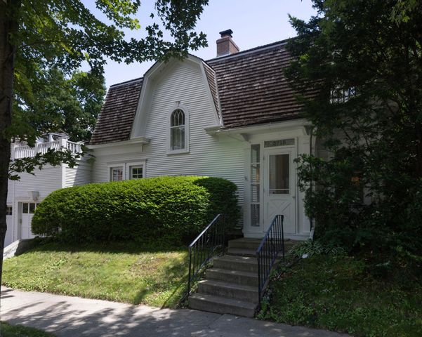 3715 Thomas Avenue S, Minneapolis, MN 55410