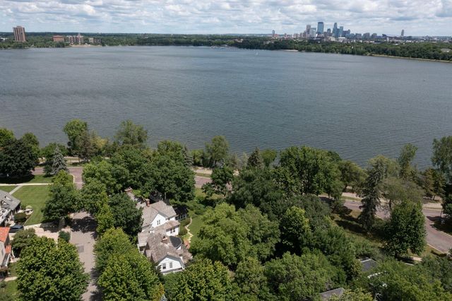 3715 Thomas Avenue S, Minneapolis, MN 55410