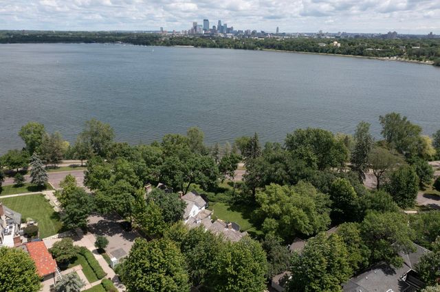 3715 Thomas Avenue S, Minneapolis, MN 55410