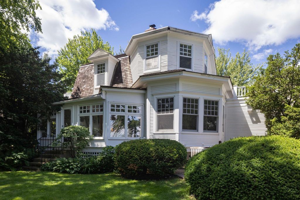 3715 Thomas Avenue S, Minneapolis, MN 55410