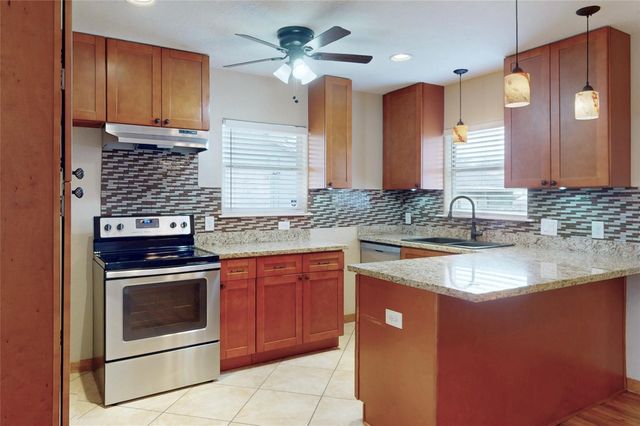 407 Arizona Street, La Porte, TX 77571