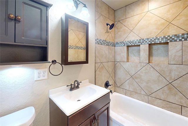 407 Arizona Street, La Porte, TX 77571