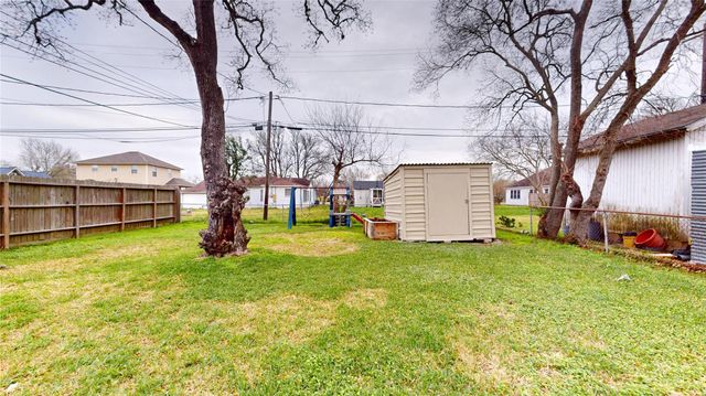 407 Arizona Street, La Porte, TX 77571