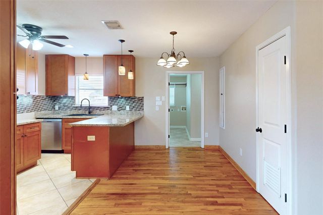 407 Arizona Street, La Porte, TX 77571