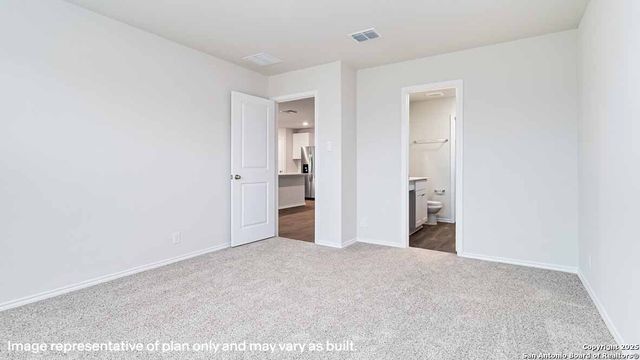 444 American Robin Way, San Antonio, TX 78253