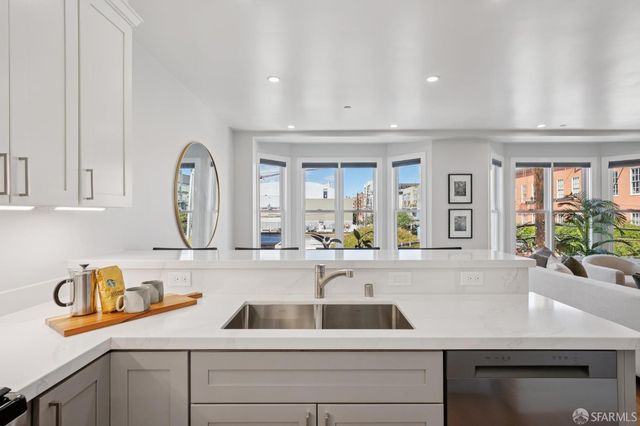 3011 20th Street 2, San Francisco, CA 94110