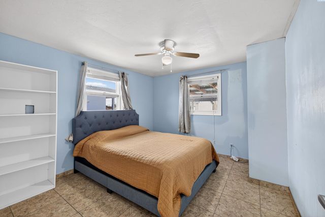 1536 W Ella St, Pasco, WA 99301