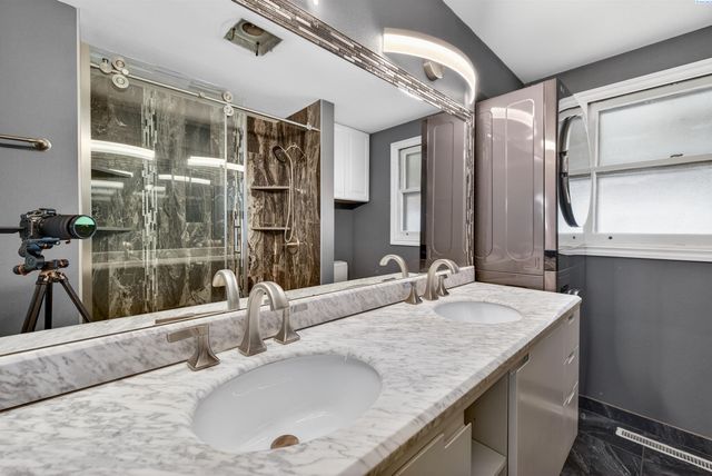 1536 W Ella St, Pasco, WA 99301