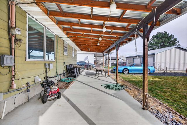 1536 W Ella St, Pasco, WA 99301