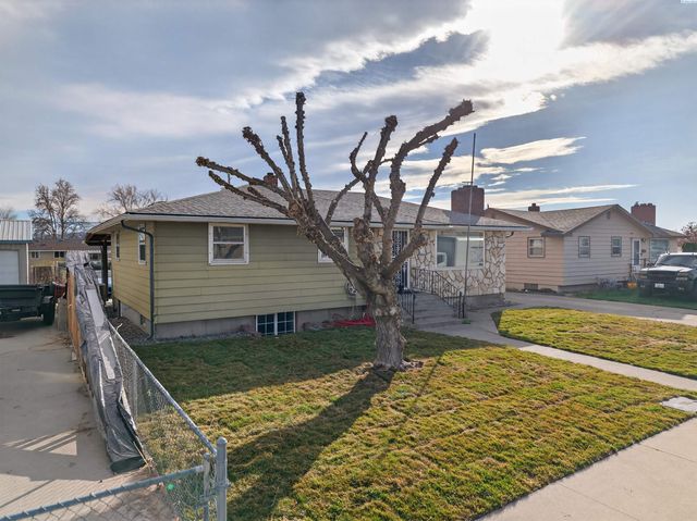 1536 W Ella St, Pasco, WA 99301