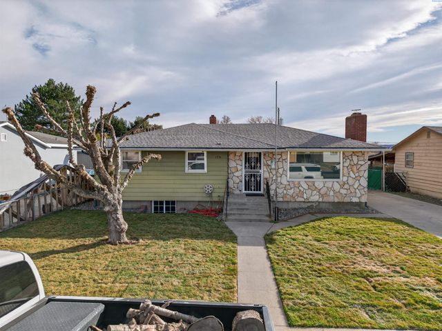 1536 W Ella St, Pasco, WA 99301