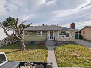 1536 W Ella St, Pasco, WA 99301
