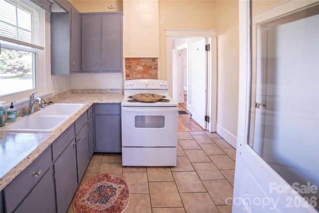303 Bouchelle Street, Morganton, NC 28655