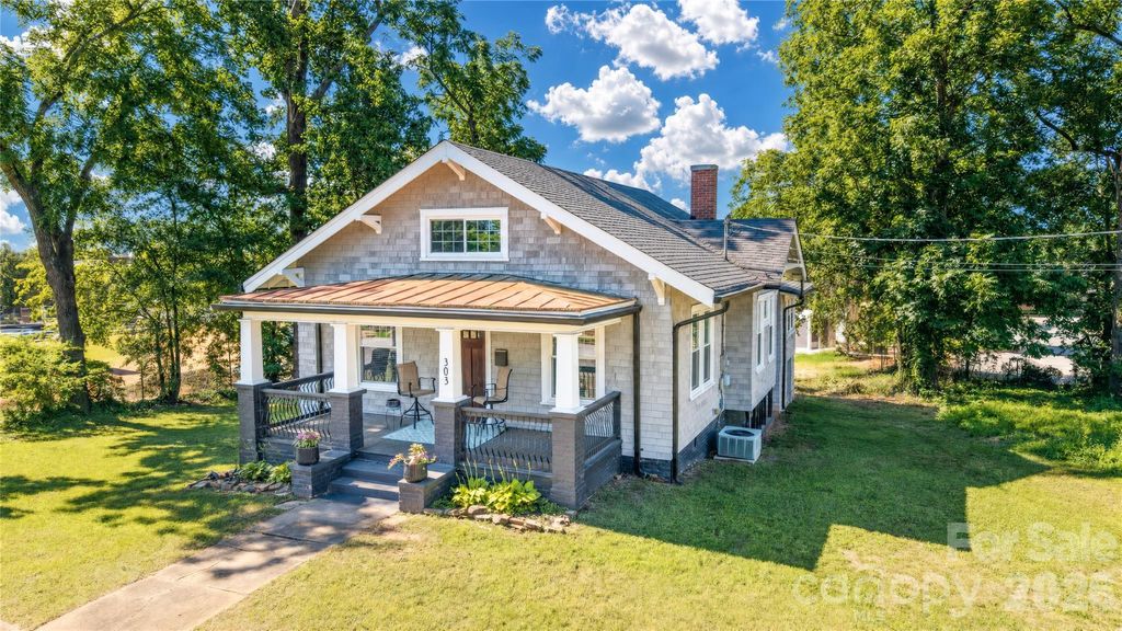 303 Bouchelle Street, Morganton, NC 28655