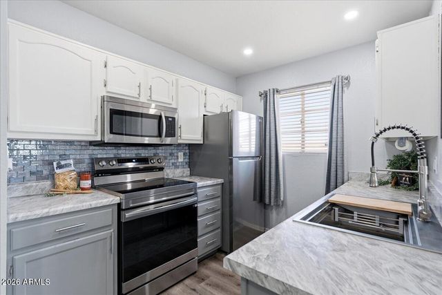 510 N Alma School Road 101, Mesa, AZ 85201