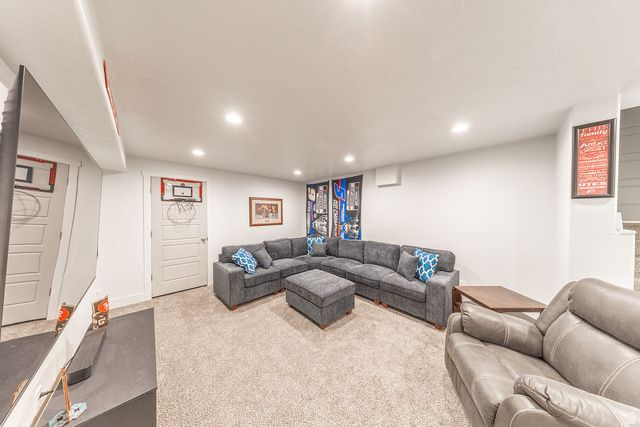 1694 S HAYFIELD DR, West Haven, UT 84401