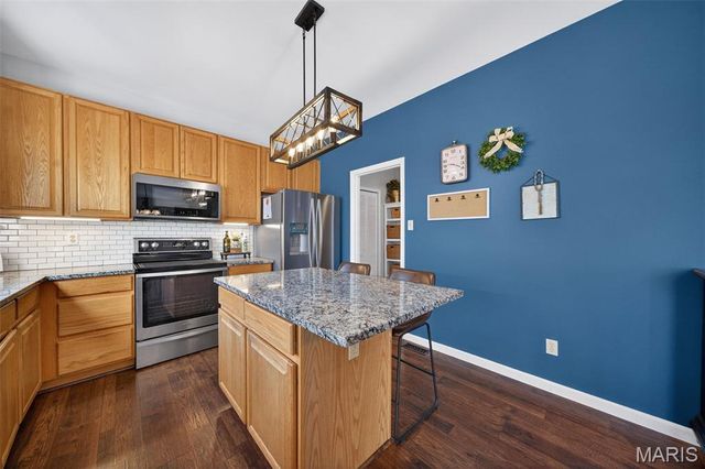 709 Stonewood Bend Drive, Lake St Louis, MO 63367