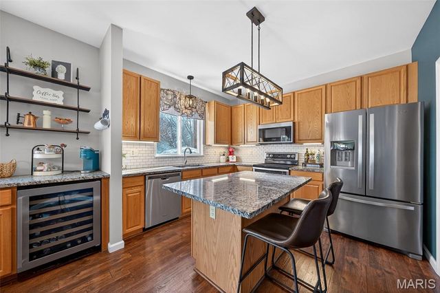 709 Stonewood Bend Drive, Lake St Louis, MO 63367