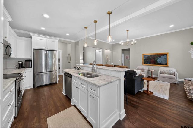 7373 Hearthstone Ln, Tyler, TX 75703