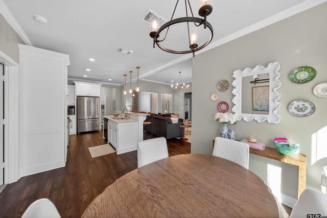 7373 Hearthstone Ln, Tyler, TX 75703