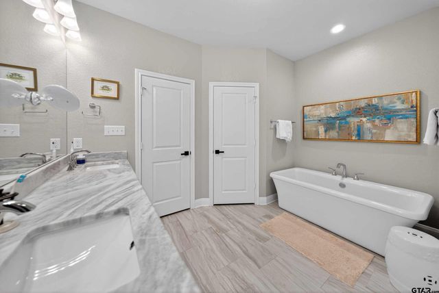 7373 Hearthstone Ln, Tyler, TX 75703