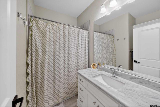 7373 Hearthstone Ln, Tyler, TX 75703