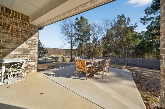 7373 Hearthstone Ln, Tyler, TX 75703