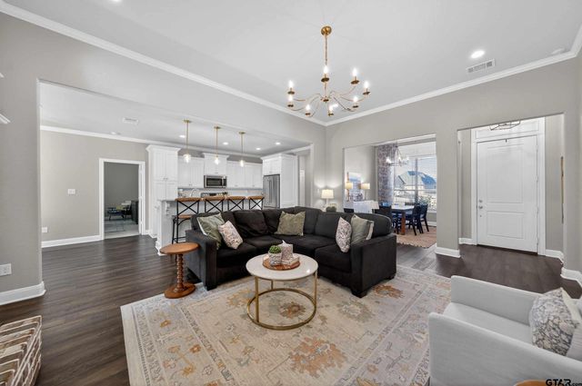 7373 Hearthstone Ln, Tyler, TX 75703