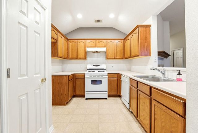196 Langely, Kyle, TX 78640