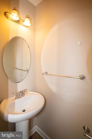 10246 WHITWORTH LN, Manassas, VA 20110