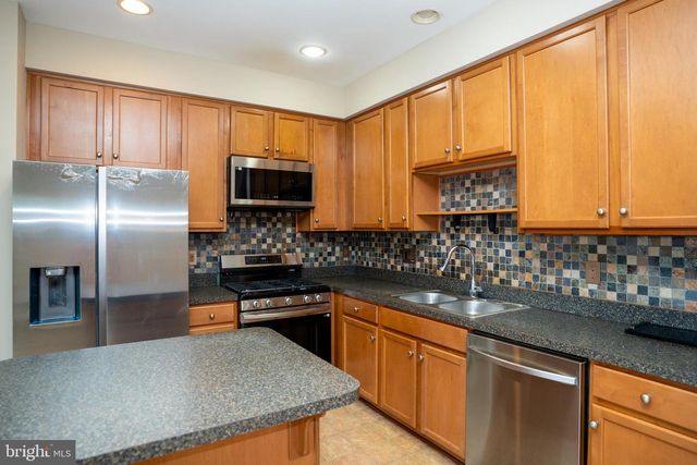 10246 WHITWORTH LN, Manassas, VA 20110
