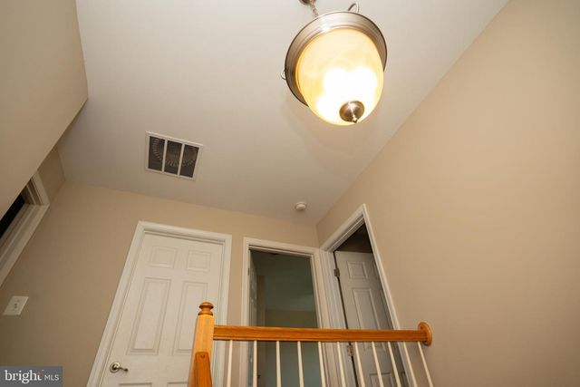 10246 WHITWORTH LN, Manassas, VA 20110