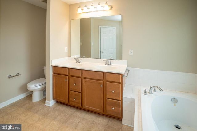 10246 WHITWORTH LN, Manassas, VA 20110