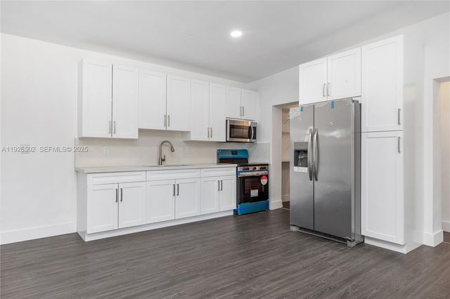 434 NW 110th St, Miami, FL 33168