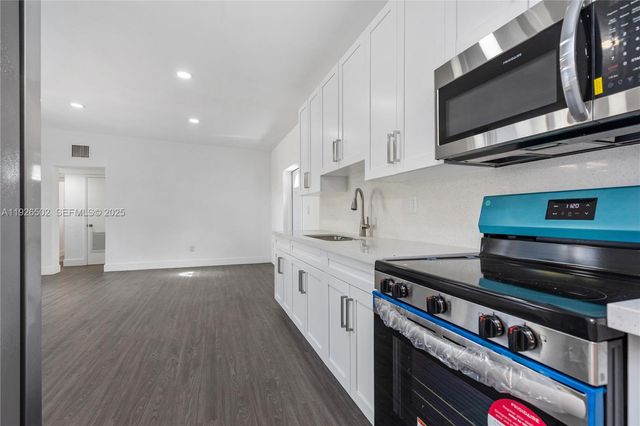 434 NW 110th St, Miami, FL 33168