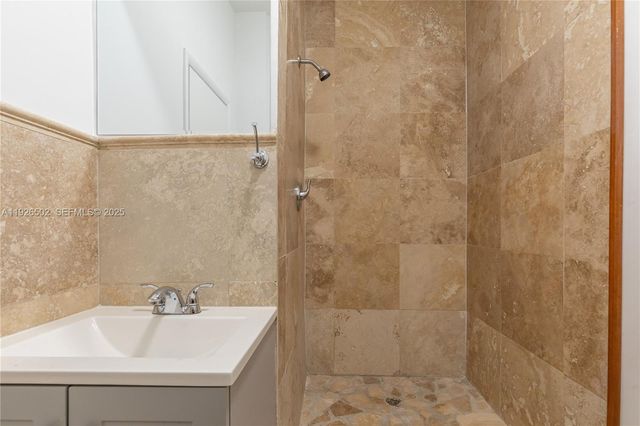 434 NW 110th St, Miami, FL 33168