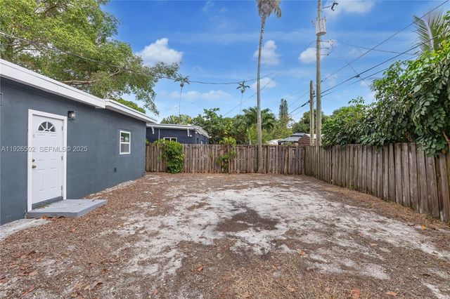 434 NW 110th St, Miami, FL 33168