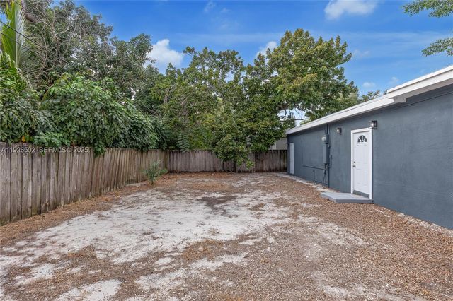 434 NW 110th St, Miami, FL 33168