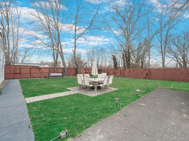 53 River Avenue, Patchogue, NY 11772