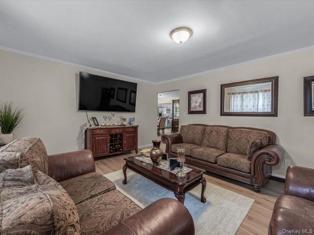 53 River Avenue, Patchogue, NY 11772
