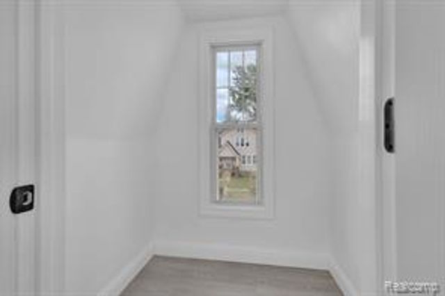 9158 Steel Street, Detroit, MI 48228