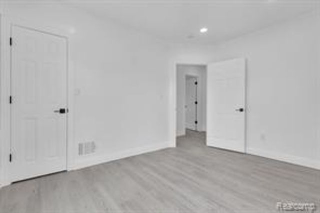 9158 Steel Street, Detroit, MI 48228