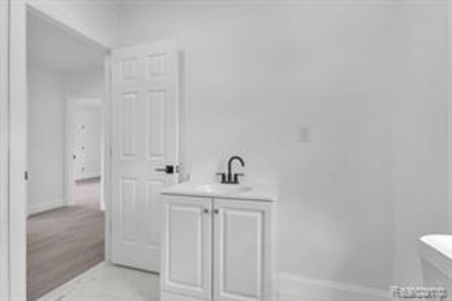 9158 Steel Street, Detroit, MI 48228