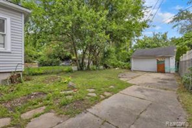 9158 Steel Street, Detroit, MI 48228