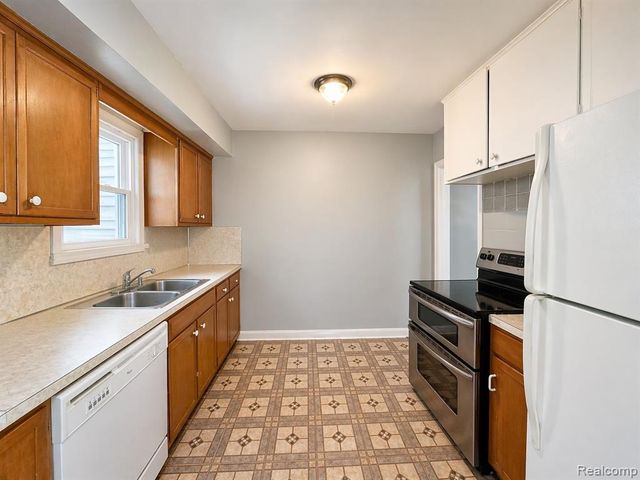 711 Lochhead Avenue, Flint, MI 48507