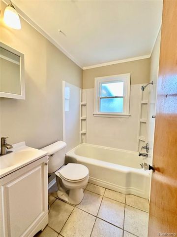 711 Lochhead Avenue, Flint, MI 48507
