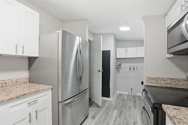 27047 HIAWATHA BOULEVARD, Brooksville, FL 34601