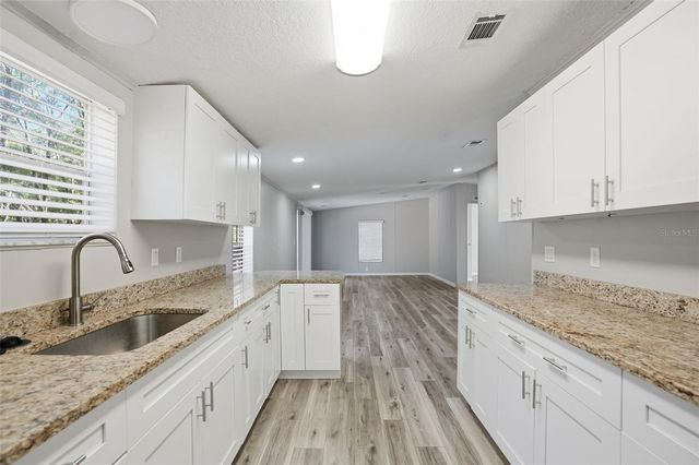 27047 HIAWATHA BOULEVARD, Brooksville, FL 34601