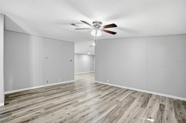 27047 HIAWATHA BOULEVARD, Brooksville, FL 34601